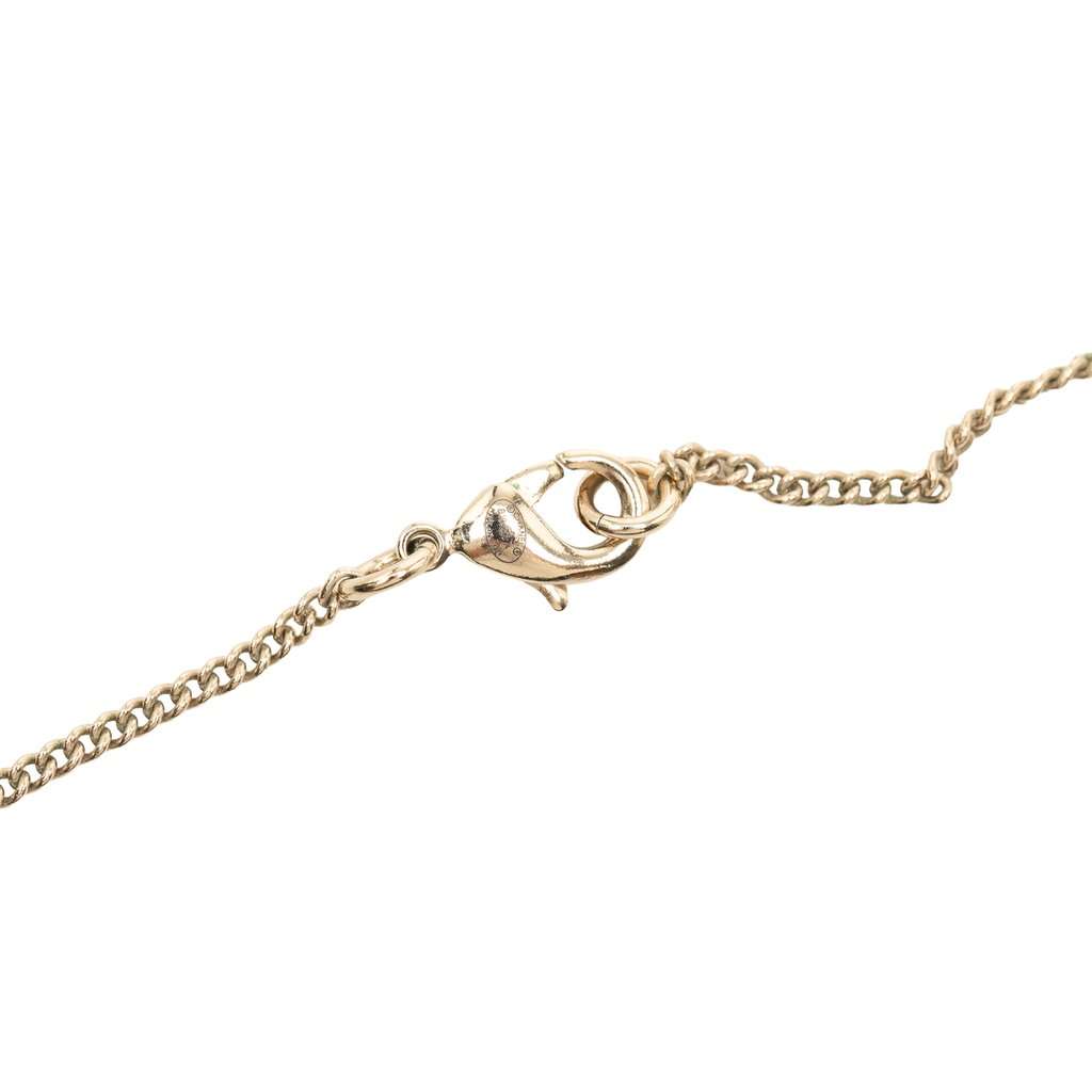 Chanel CC Gold Plated Strass Cabochon Pendant Necklace Gold Metal Very good condition - Model View