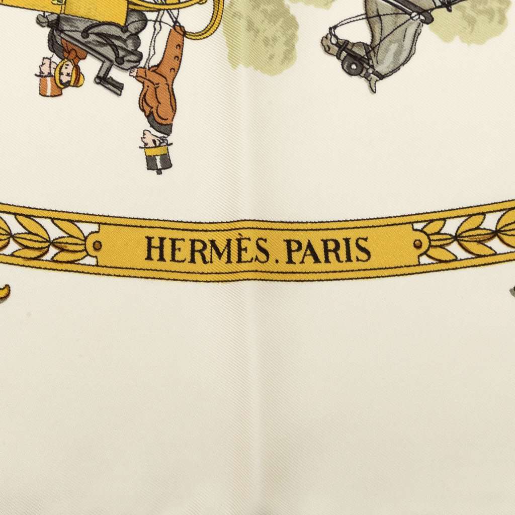 Hermès La Promenade de Longchamps Silk Scarf 90 Beige Very good condition - Inside View