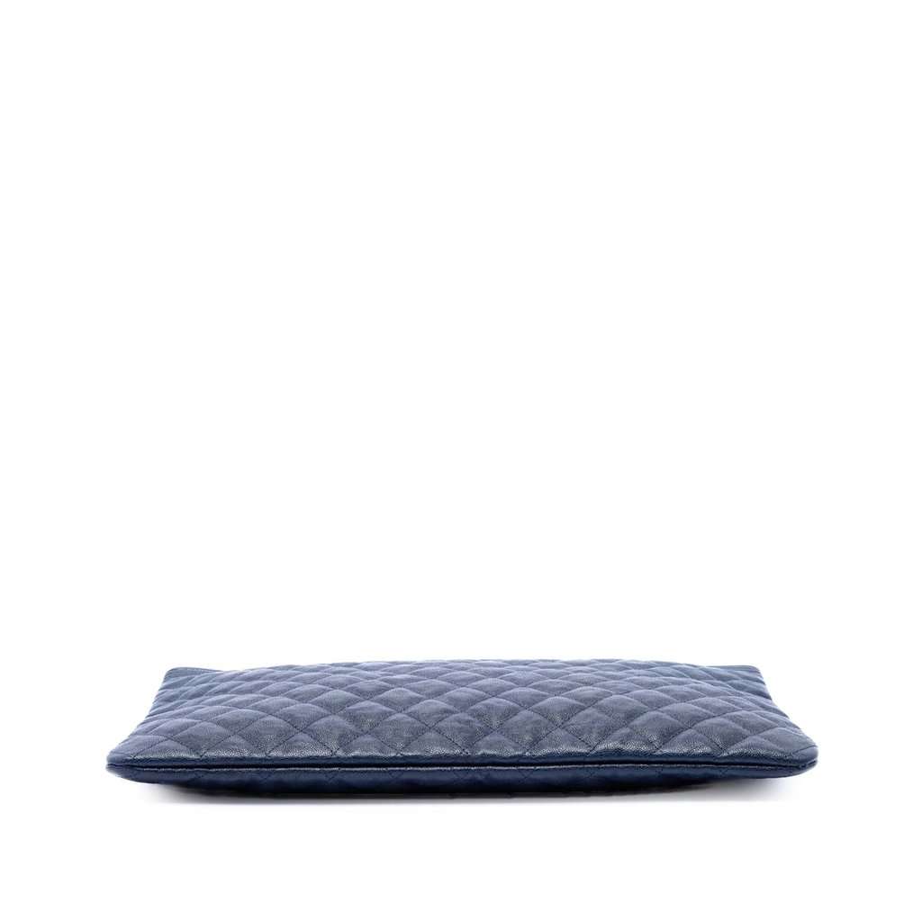 Chanel Large Quilted Caviar Boy O Case Clutch Blue Leather Very good condition - Inside View
