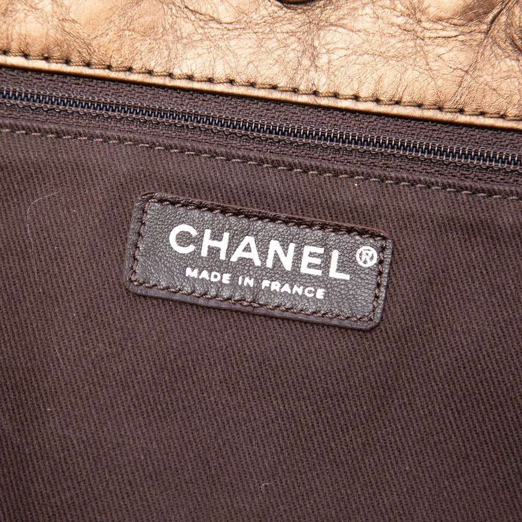 Chanel Distressed Calfskin Shopping In Moscow Tote Brown Leather Very good condition - Box View