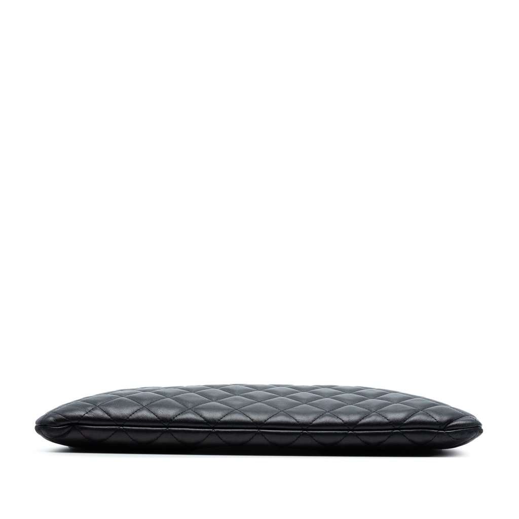 Chanel Large Quilted Lambskin Casino Charms O Case Clutch Black Leather Very good condition - Inside View