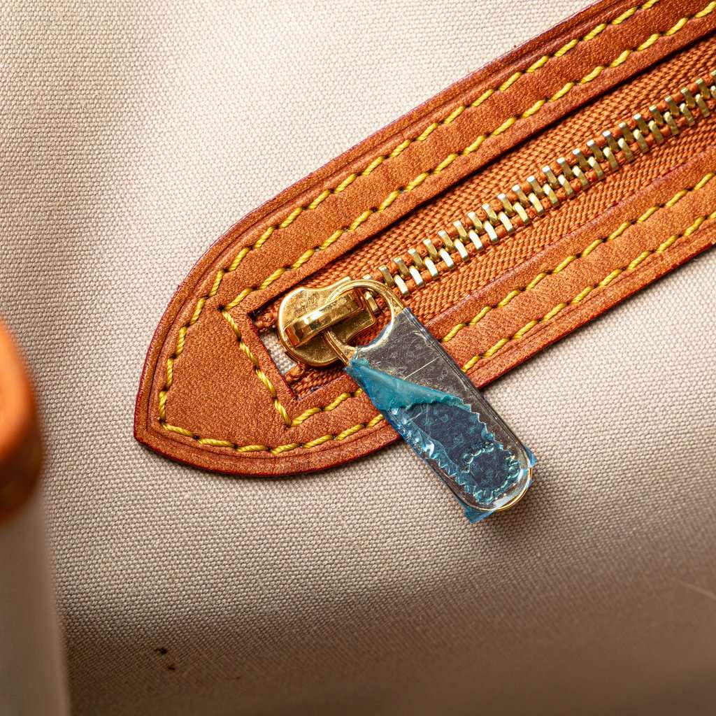 Louis Vuitton Monogram Dentelle Batignolles Horizontal Brown Canvas Good - Box View