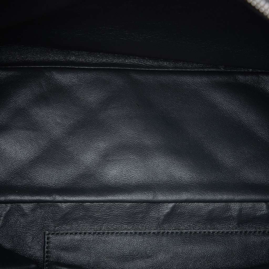 Chanel Large Quilted Aged Calfskin Reissue Camera Bag Black Leather Very good condition - Model View