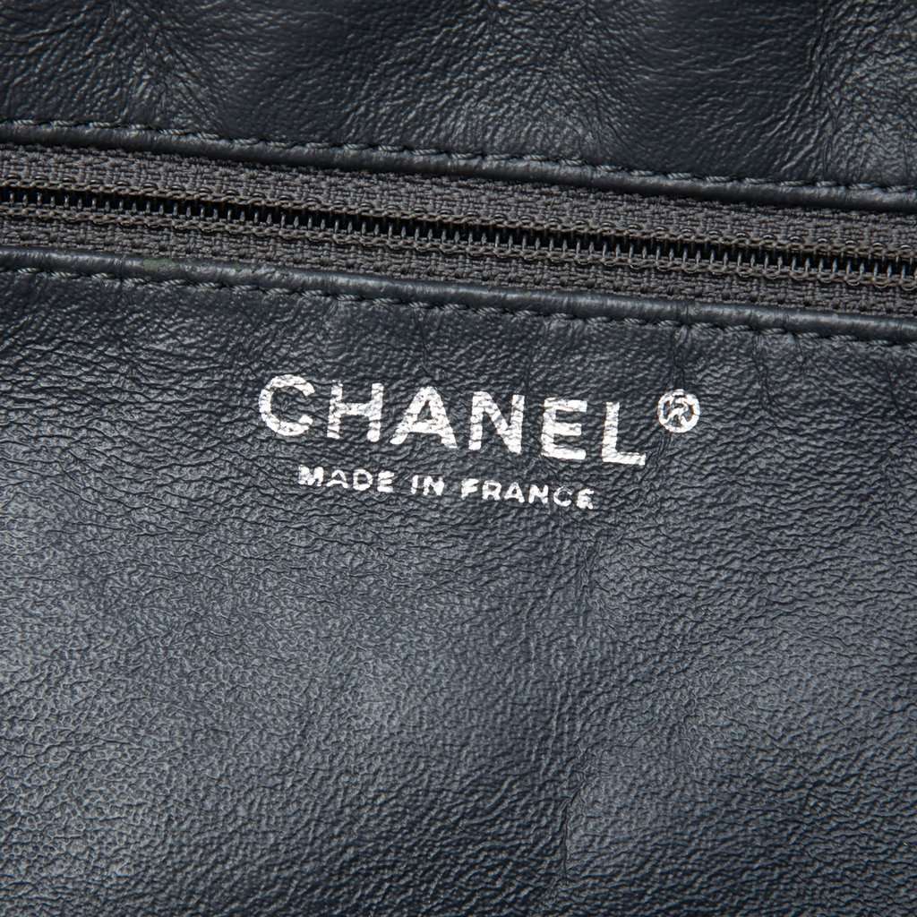 Chanel Large Quilted Aged Calfskin Reissue Camera Bag Black Leather Very good condition - Box View
