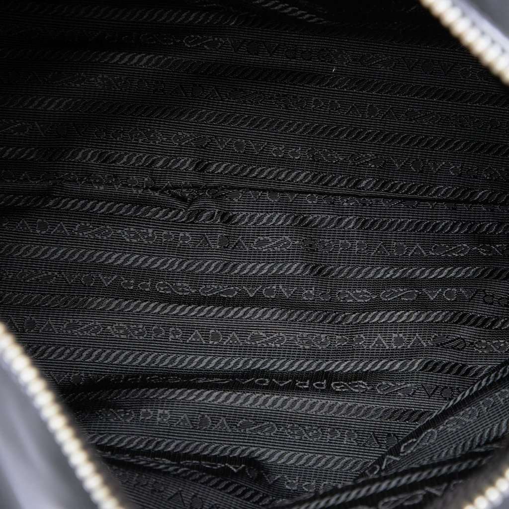 Prada Tessuto Stampato Rose Shoulder Bag Black Very good - Model View