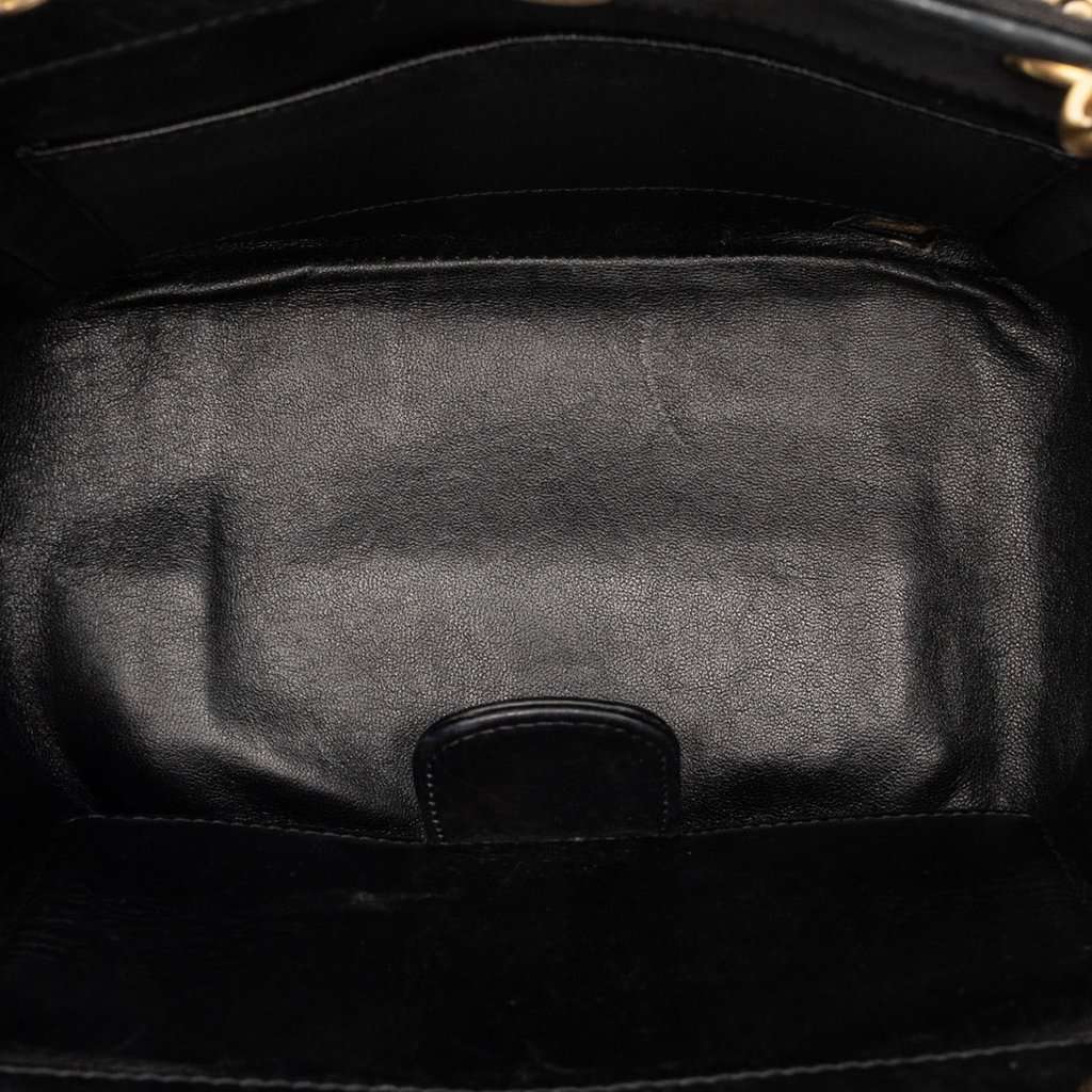 Chanel Jersey CC Chocolate Bar Shoulder Bag Black Very good condition - Model View