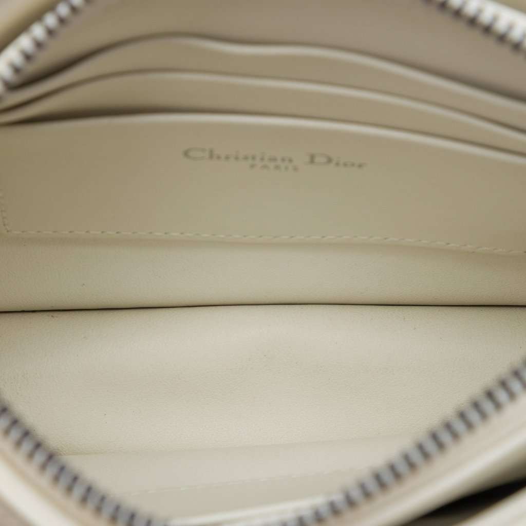 Dior Macrocannage Diamond Calfskin Caro Every Dior Pouch White Leather Very good - Model View
