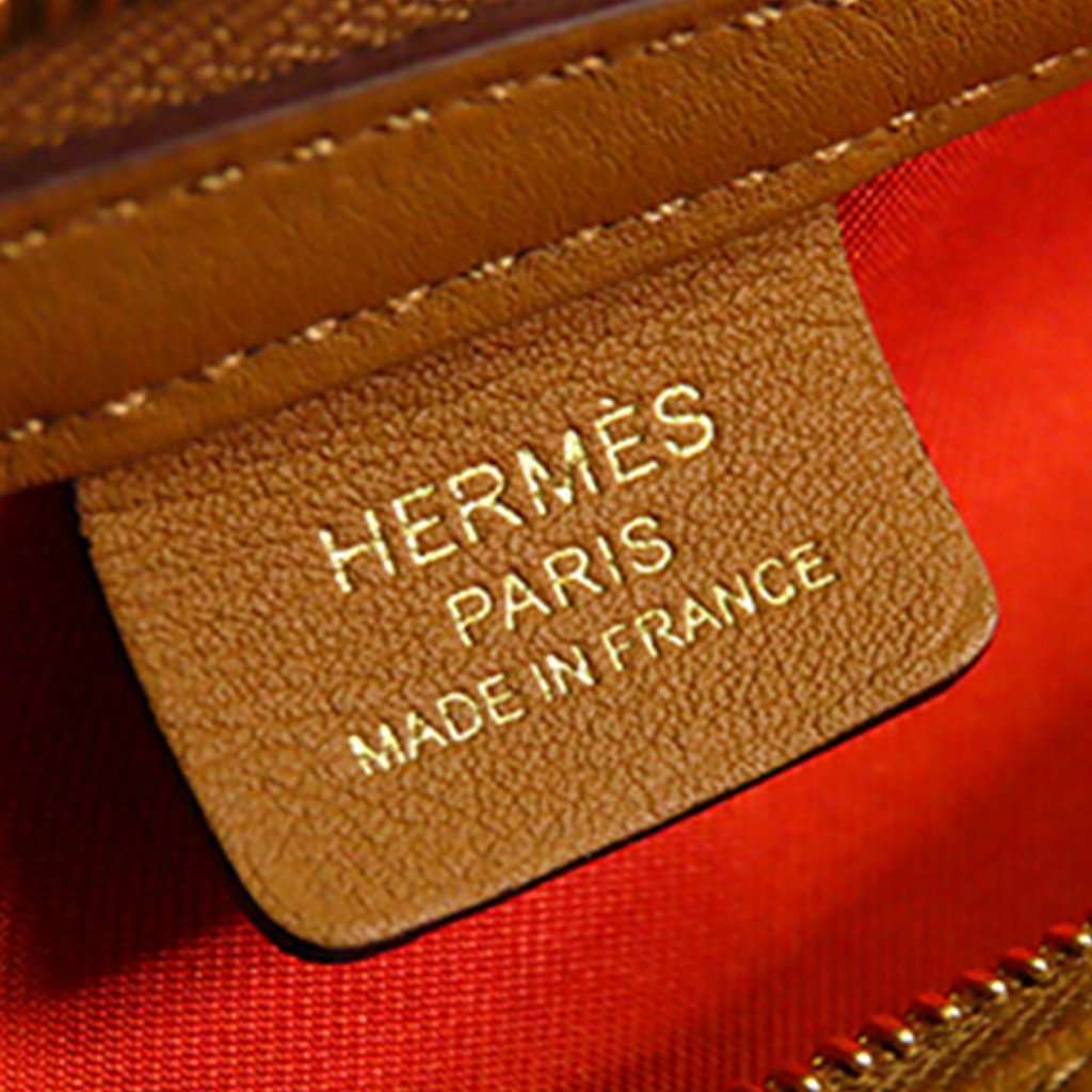 Hermès Silk and Swift Carre En Boucles Sursoie To Go Pouch Orange Very good condition - Box View
