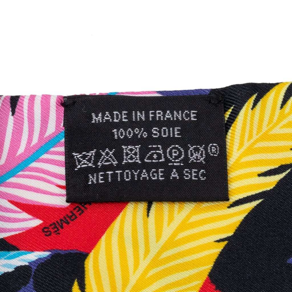 Hermès Jaguar Quetzal Silk Twilly Scarf Green Never worn - Inside View