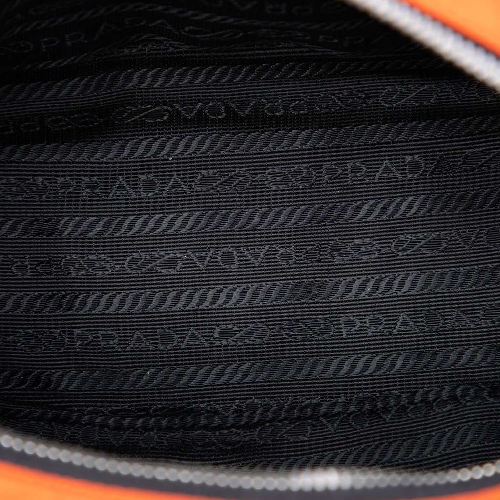 Prada Tessuto Sirio Shoulder Bag Orange Very good condition - Model View
