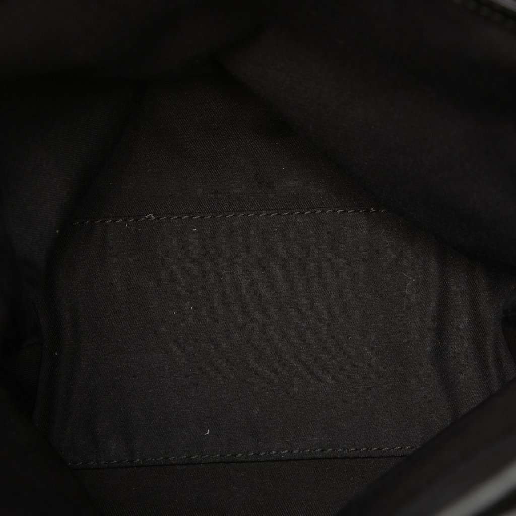 Gucci GG Canvas Charmy Tote Black Very good condition - Model View