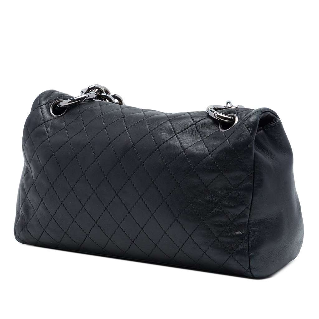 Chanel Quilted Calfskin Bijoux Ring Chain Flap Black Leather Very good condition - Back View