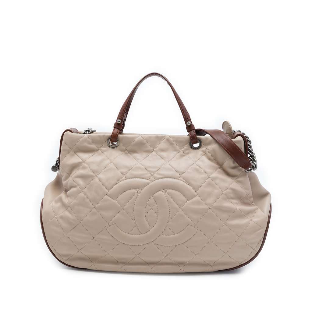 Chanel Quilted Lambskin Country Chic Satchel Brown Leather Very good condition - Front View