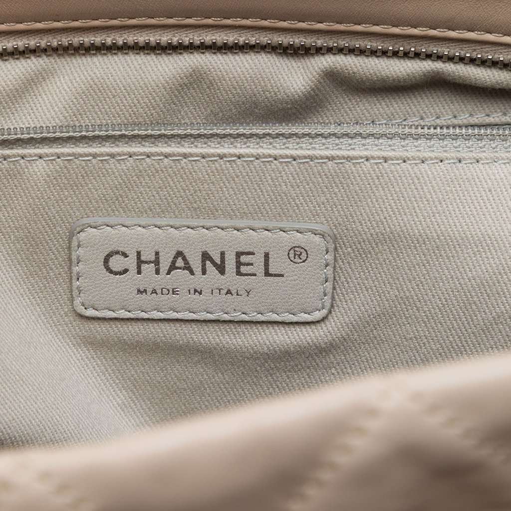 Chanel Quilted Lambskin Country Chic Satchel Brown Leather Very good condition - Box View