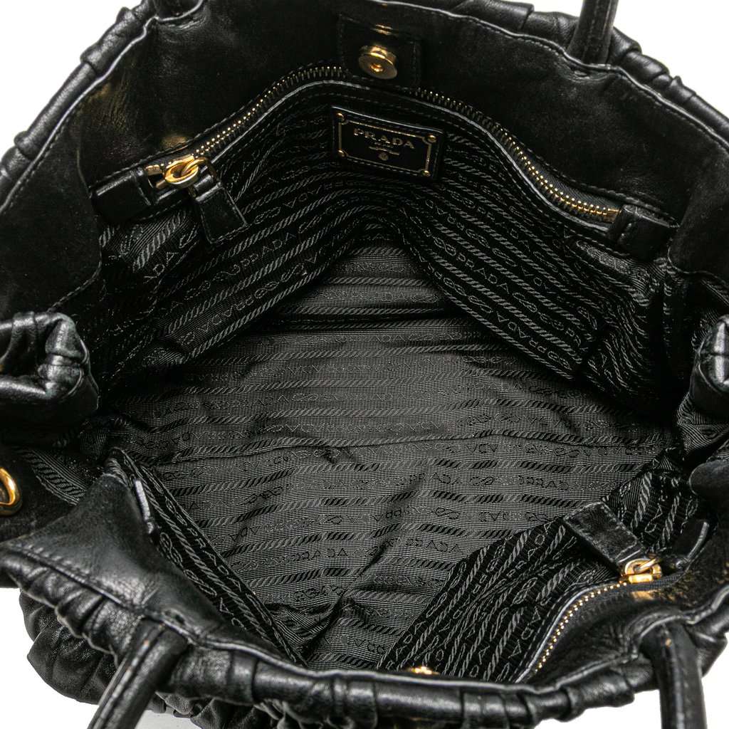 Prada Nappa Gaufre Bow Tote Black Leather Good condition - Model View