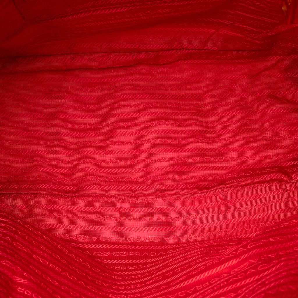 Prada Saffiano Trimmed Tessuto Zip Top Convertible Tote Red Very good condition - Model View
