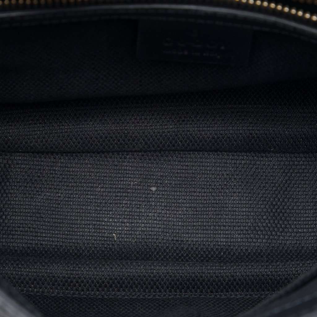 Gucci Medium Patent Soho Chain Flap Crossbody Black Leather Very good - Model View