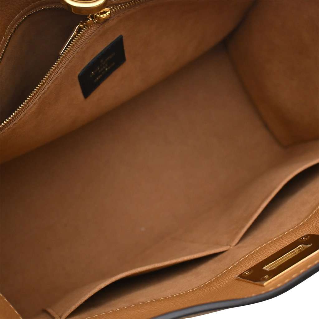 Louis Vuitton Monogram On My Side MM Black Leather Very good - Model View