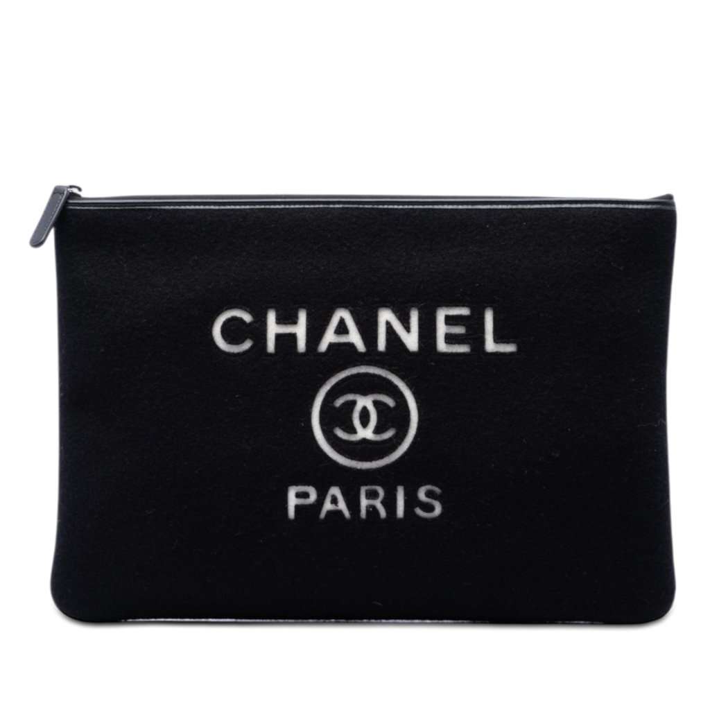 Chanel Large Wool Felt Deauville O Case Clutch Black Very good condition - Front View