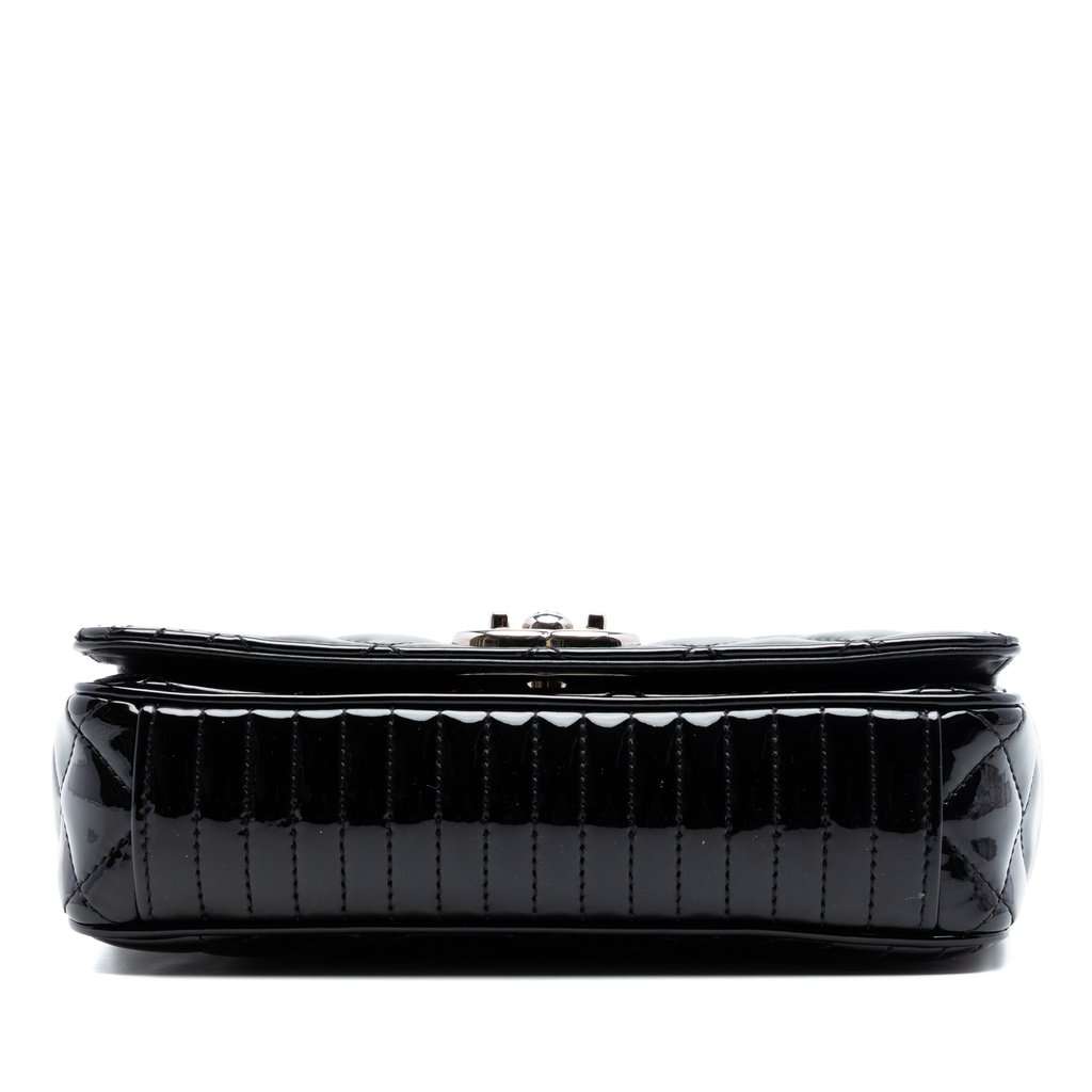 Chanel Small Quilted Patent Coco Boy Flap Black Leather Very good condition - Inside View