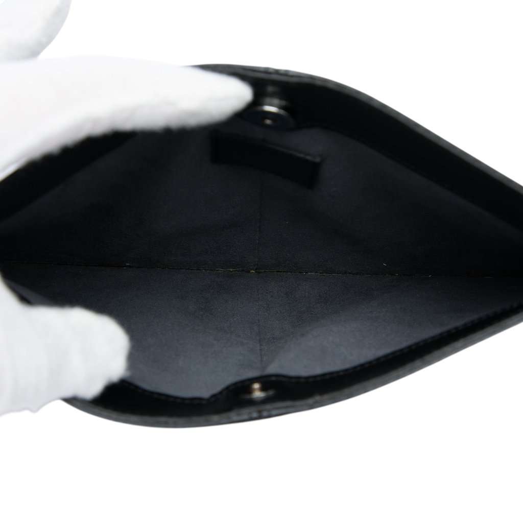 Louis Vuitton Epi Demi Lune Pochette Black Leather Very good - Model View