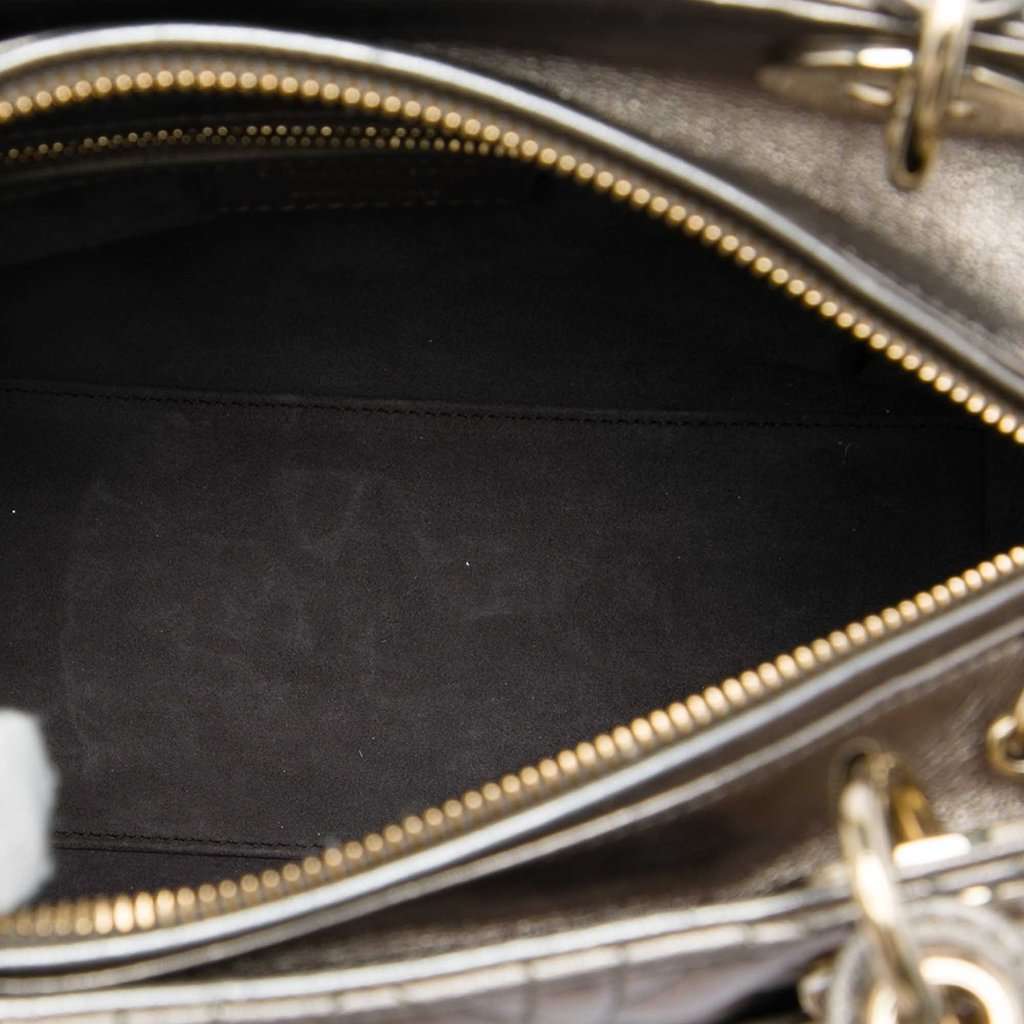 Dior Medium Metallic Lambskin Cannage Lady Dior Silver Leather Very good condition - Model View