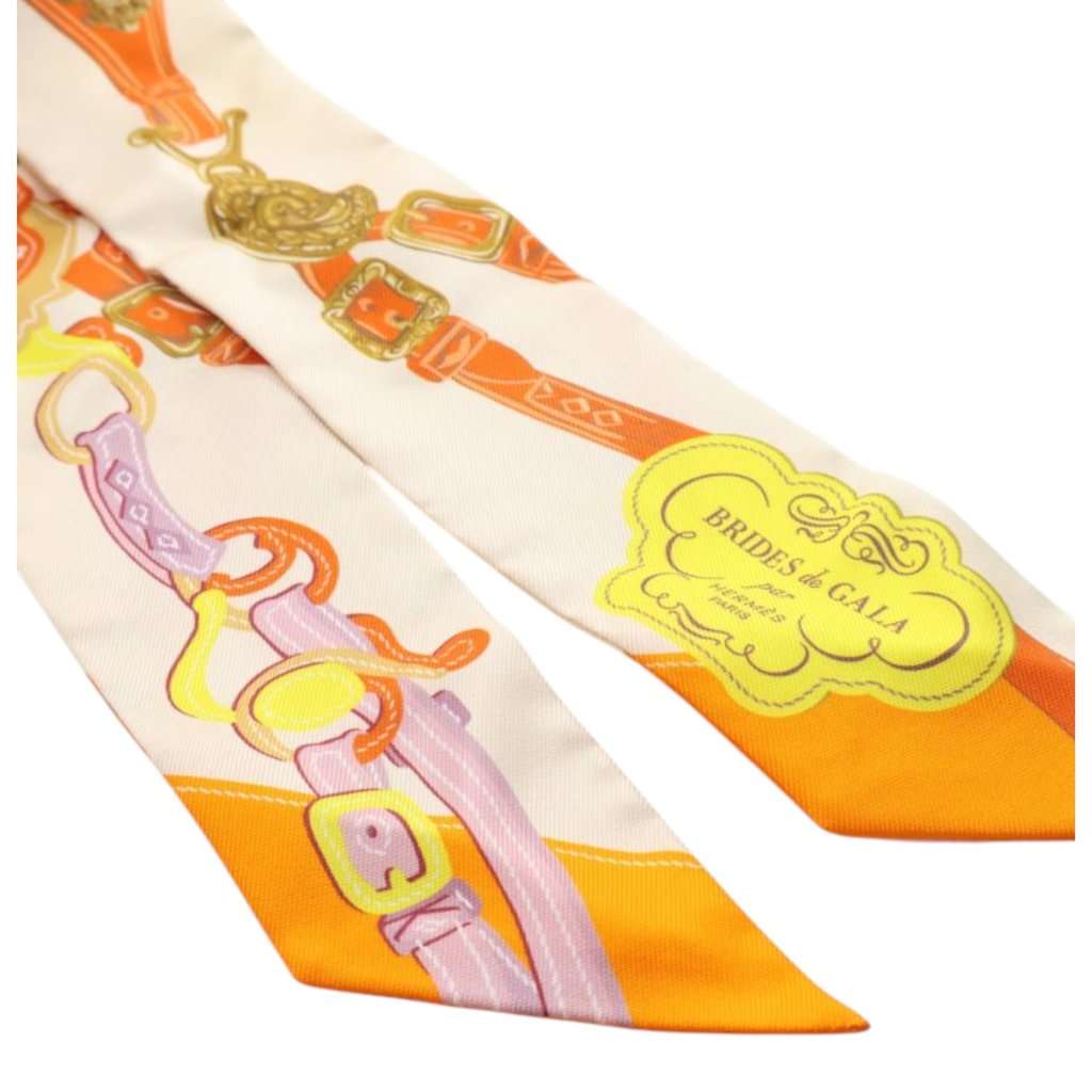 Hermès Brides De Gala Silk Twilly Scarf Beige Never worn - Box View