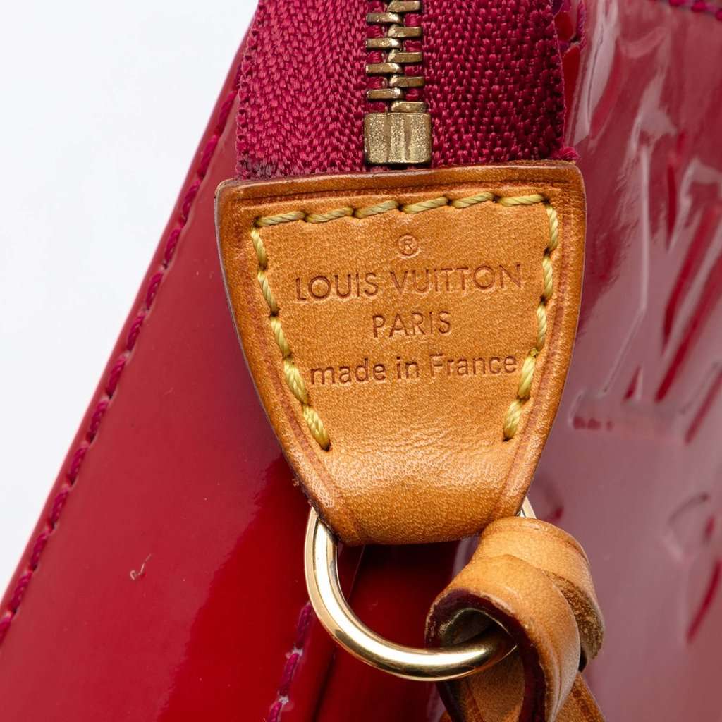 Louis Vuitton Monogram Vernis Pochette Accessoires Red Leather Very good condition - Box View