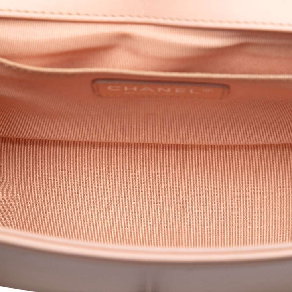 Chanel Old Medium Quilted Lambskin Boy Flap Pink Leather Very good condition - Model View