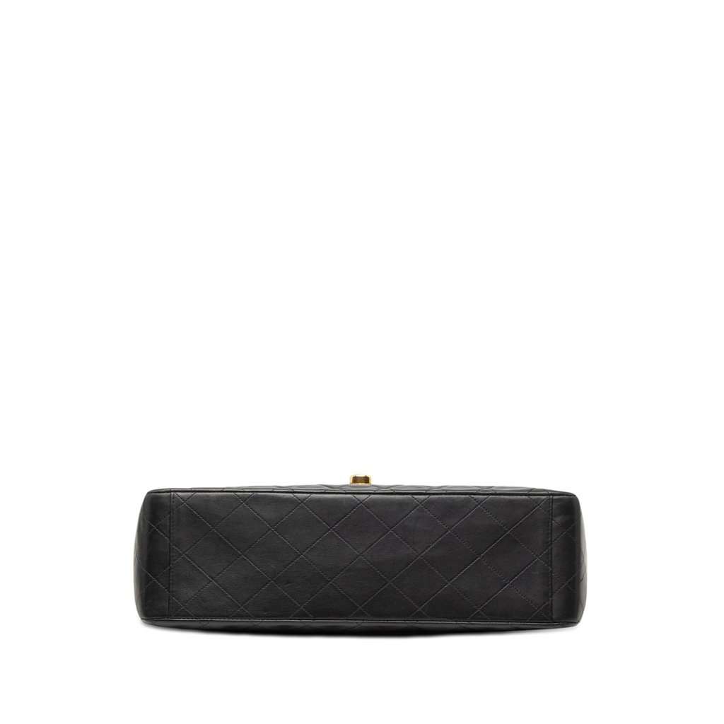 Chanel Maxi XL Classic Lambskin Single Flap Black Leather Very good condition - Inside View