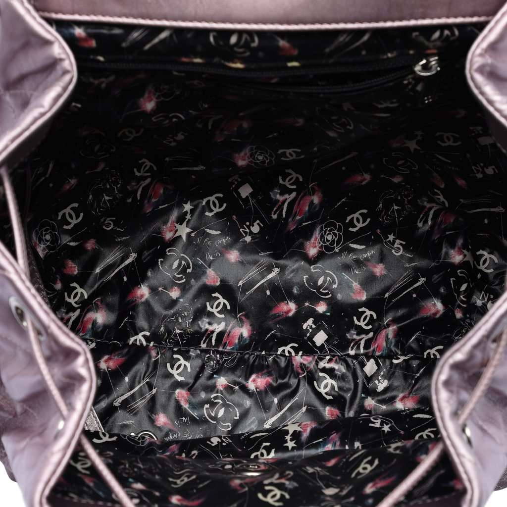 Chanel Quilted Iridescent Calfskin Ground Control Flap Backpack Pink Leather Very good condition - Model View