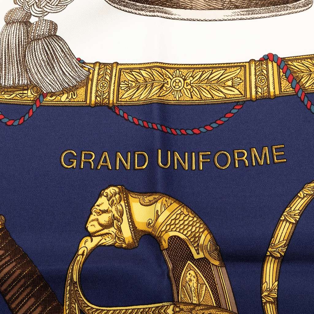 Hermès Grand Uniforme Silk Scarf 90 Blue Very good condition - Inside View