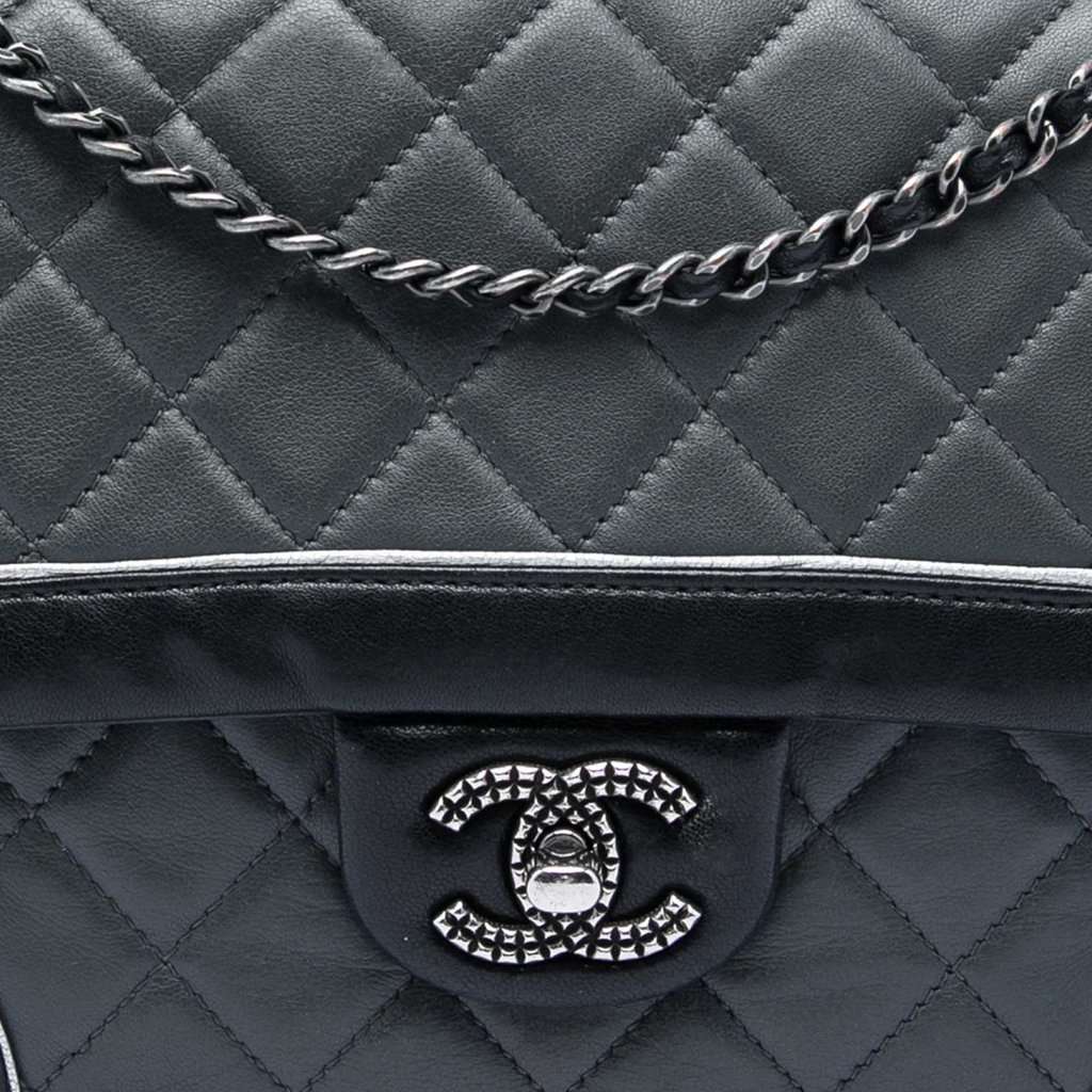 Chanel Paris Salzburg Medium Bicolor Quilted Lambskin Tyrolean Flap MultiColor Leather Very good condition - Box View