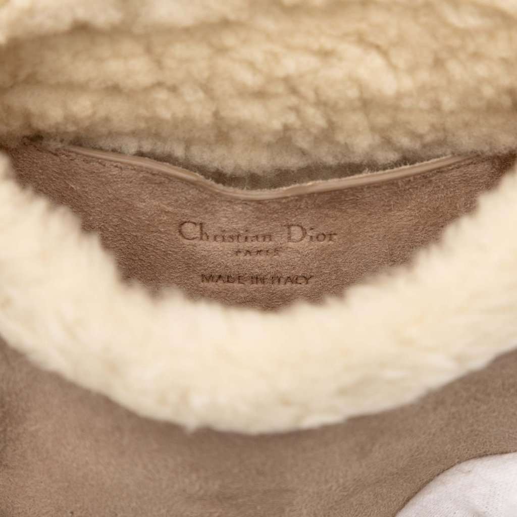 Dior Small Suede Shearling Bobby Crossbody Beige Leather Very good condition - Model View