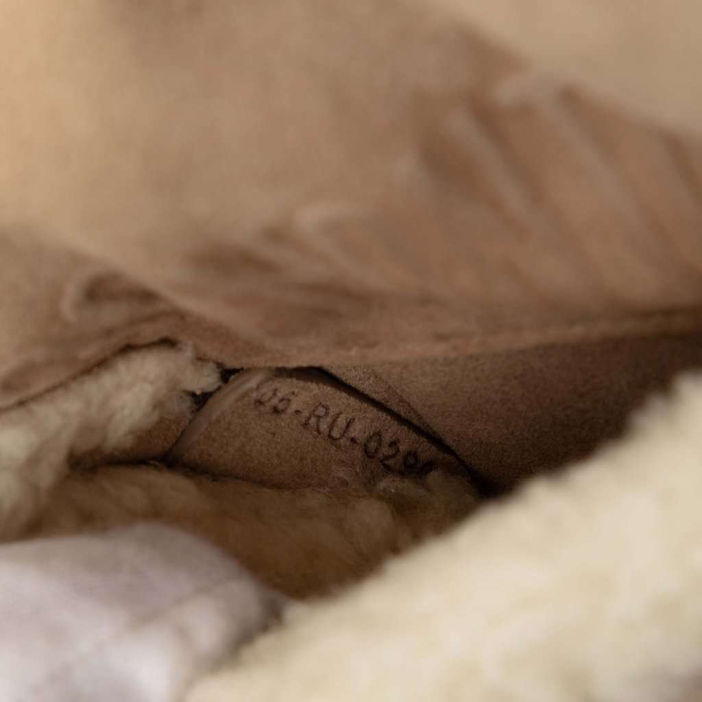 Dior Small Suede Shearling Bobby Crossbody Beige Leather Very good condition - Box View