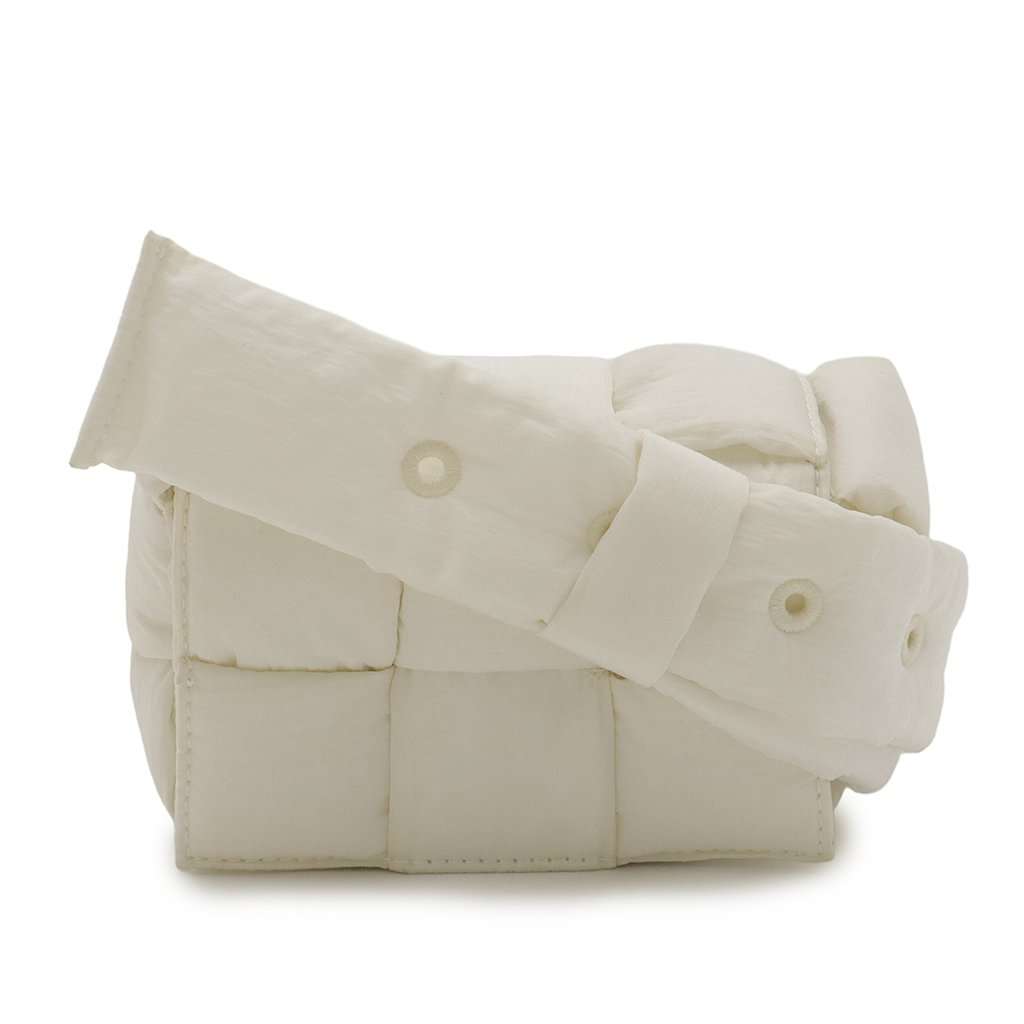 Bottega Veneta Candy Nylon Intrecciato Padded Tech Cassette Crossbody White Very good condition - Front View