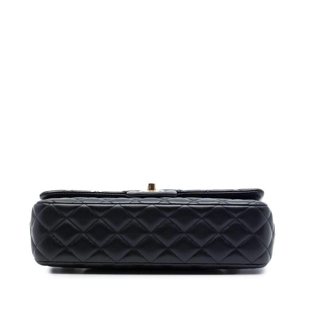 Chanel Medium Classic Lambskin Valentines Heart Charms Single Flap Black Leather Very good condition - Inside View