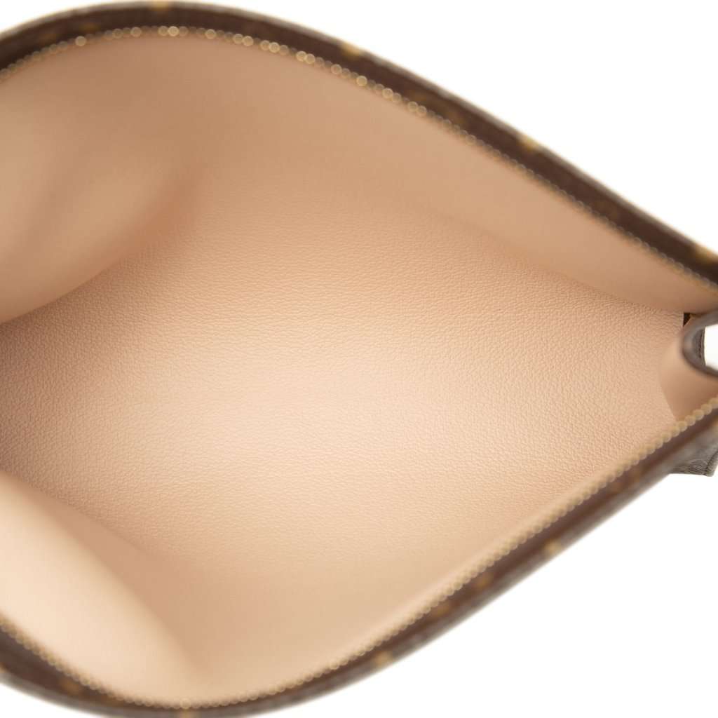 Louis Vuitton Monogram Toiletry Pouch 26 Brown Very good condition - Model View