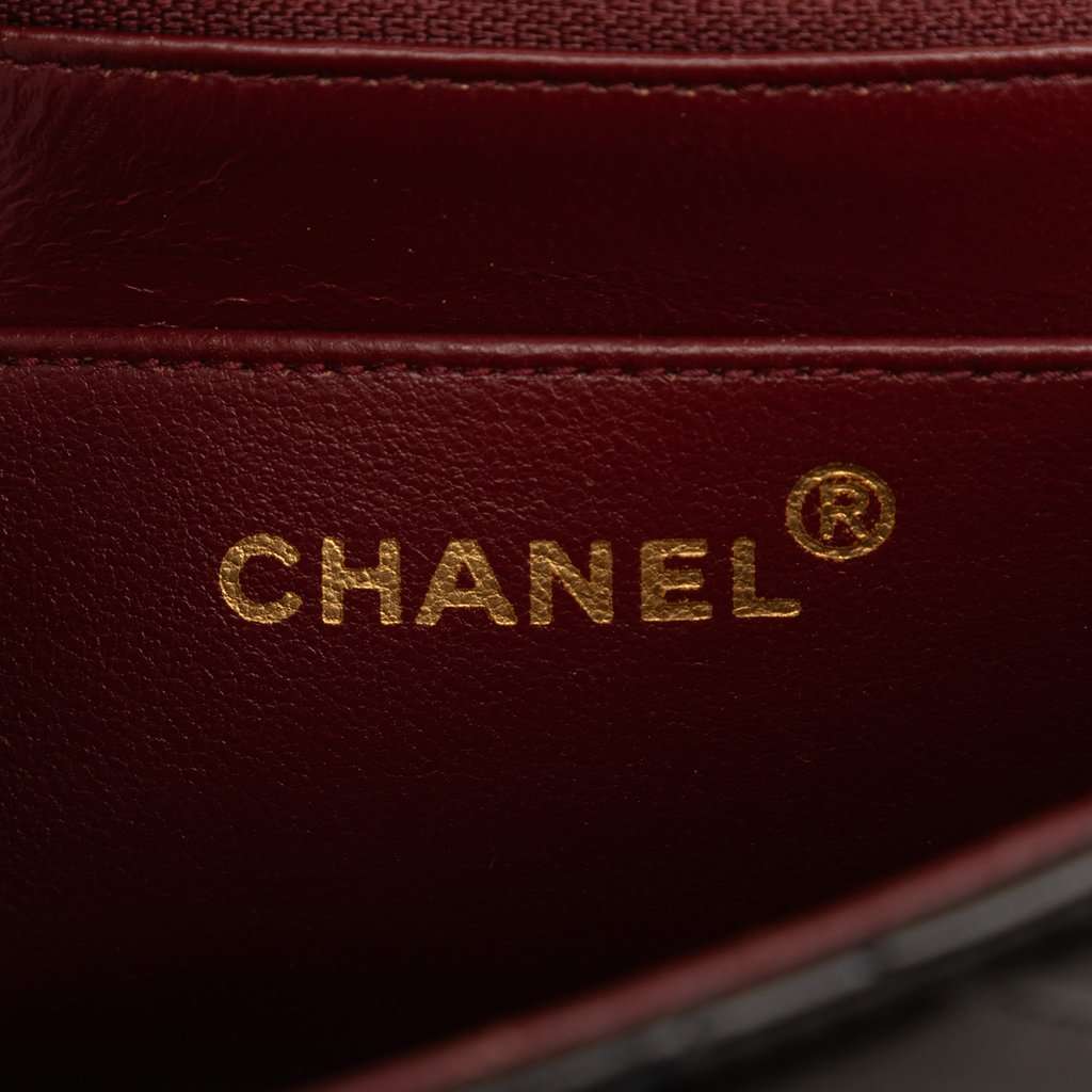 Chanel Medium Lambskin Diana Flap Black Leather Very good condition - Box View