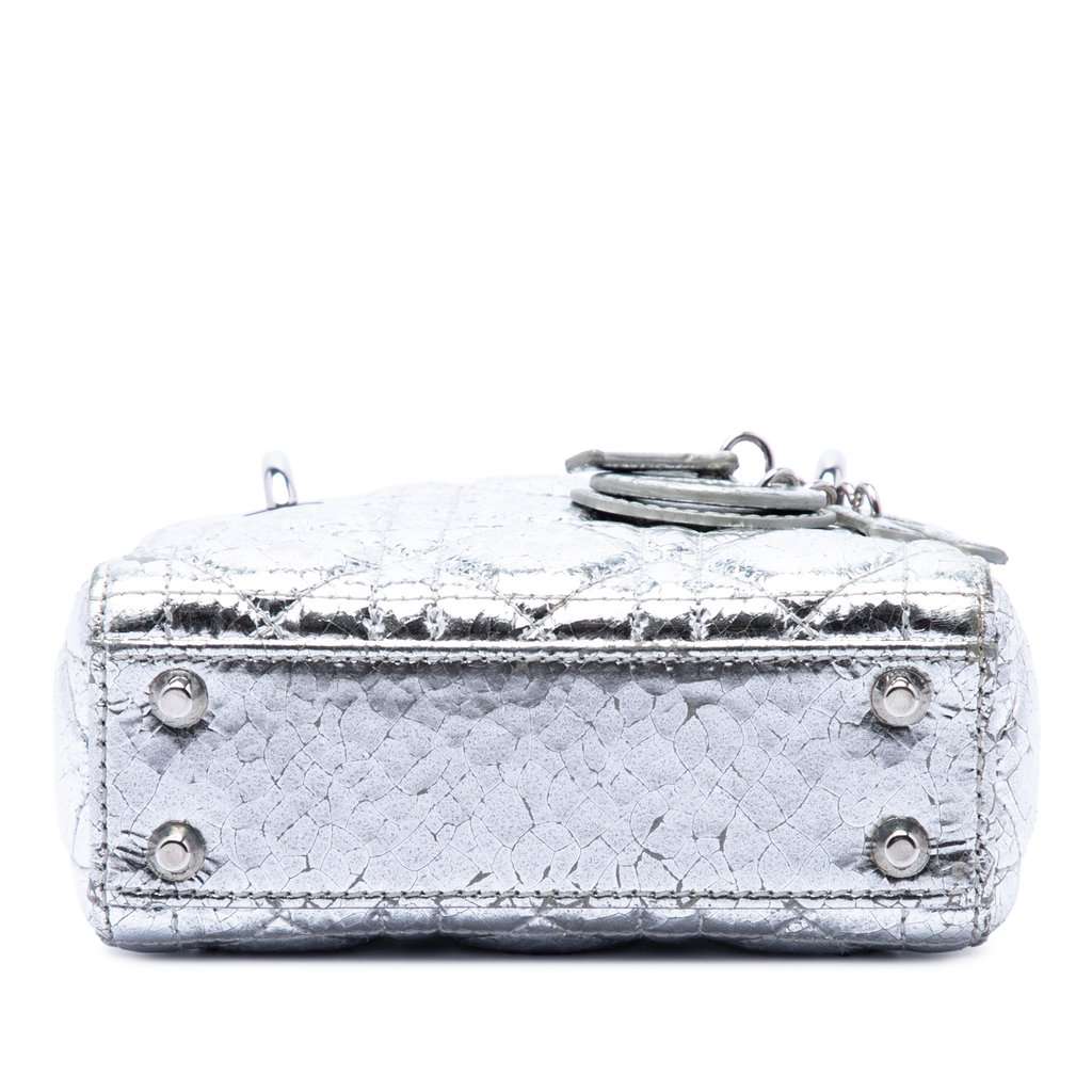 Dior Micro Metallic Crinkled Calfskin Cannage Lady Dior Silver Leather Very good condition - Inside View