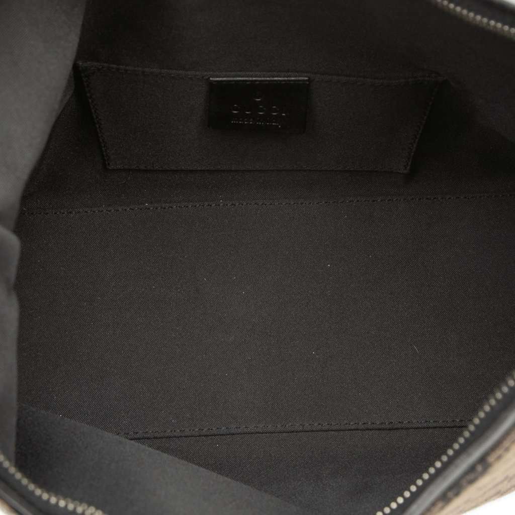 Gucci GG Canvas Shoulder Bag Brown Very good condition - Model View