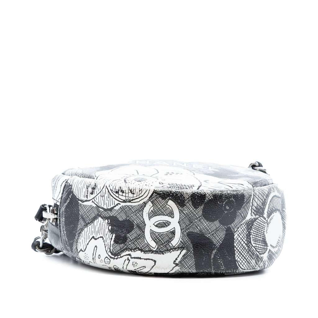 Chanel CC Calfskin Floral Round Clutch on Chain White Leather Very good condition - Inside View