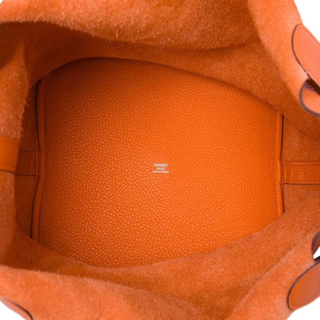 Hermès Clemence Picotin Lock 26 Orange Leather Very good - Model View