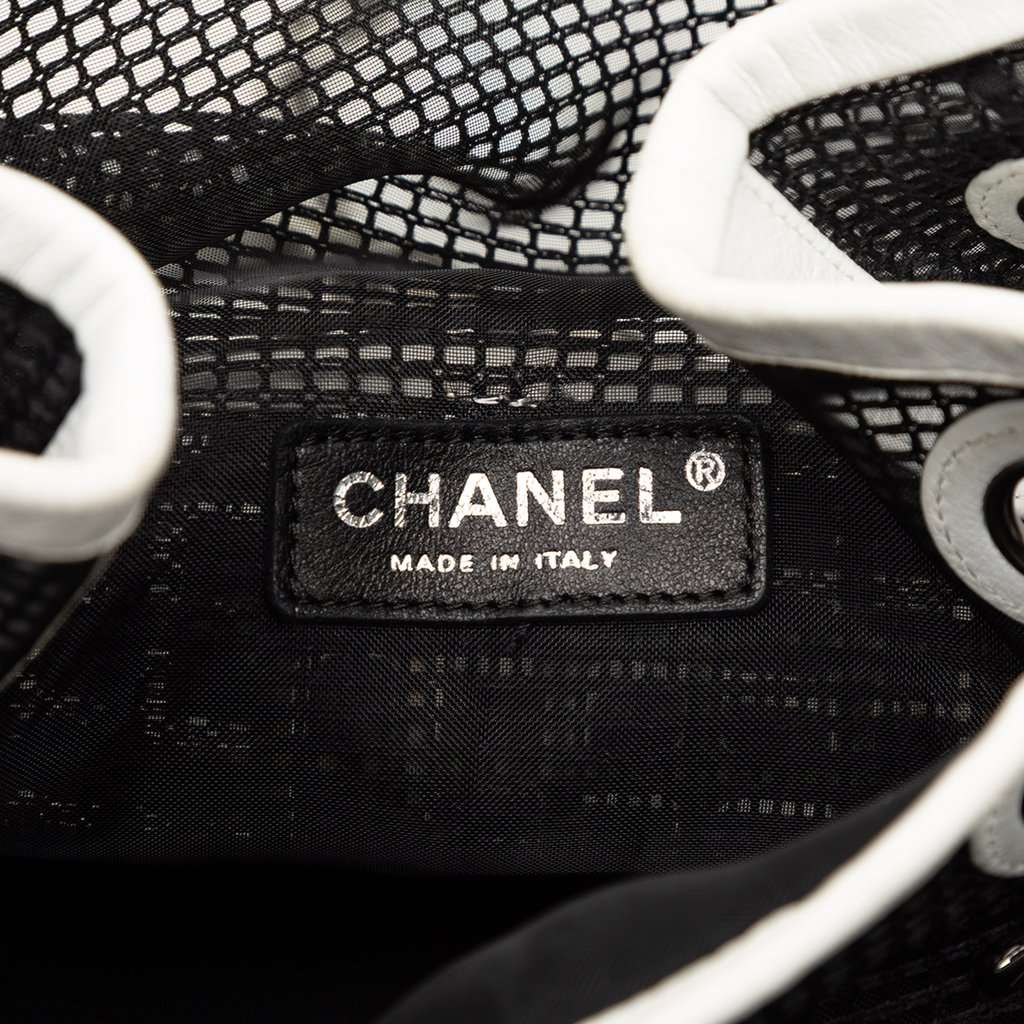 Chanel CC Mesh and Calfskin Bucket Bag Black Very good - Box View