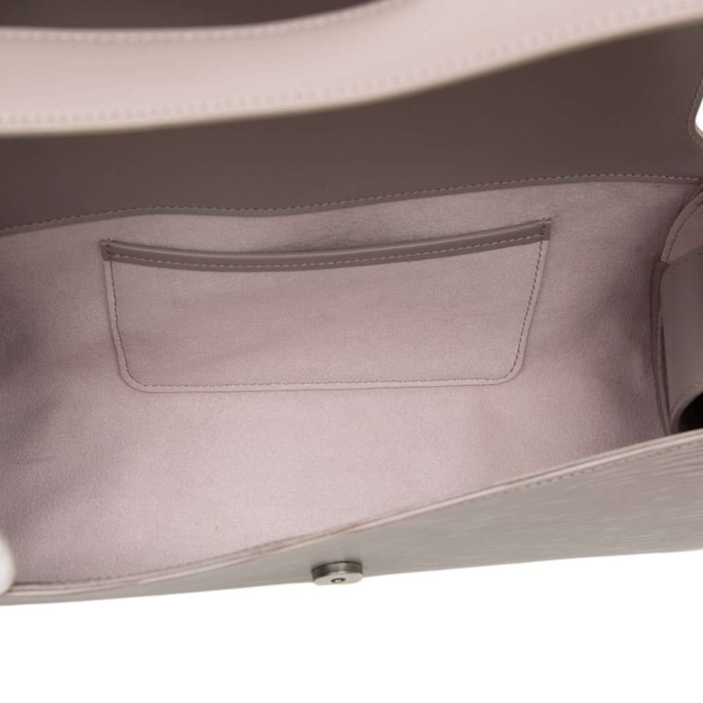 Louis Vuitton Epi Nocturne PM Purple Leather Very good condition - Model View