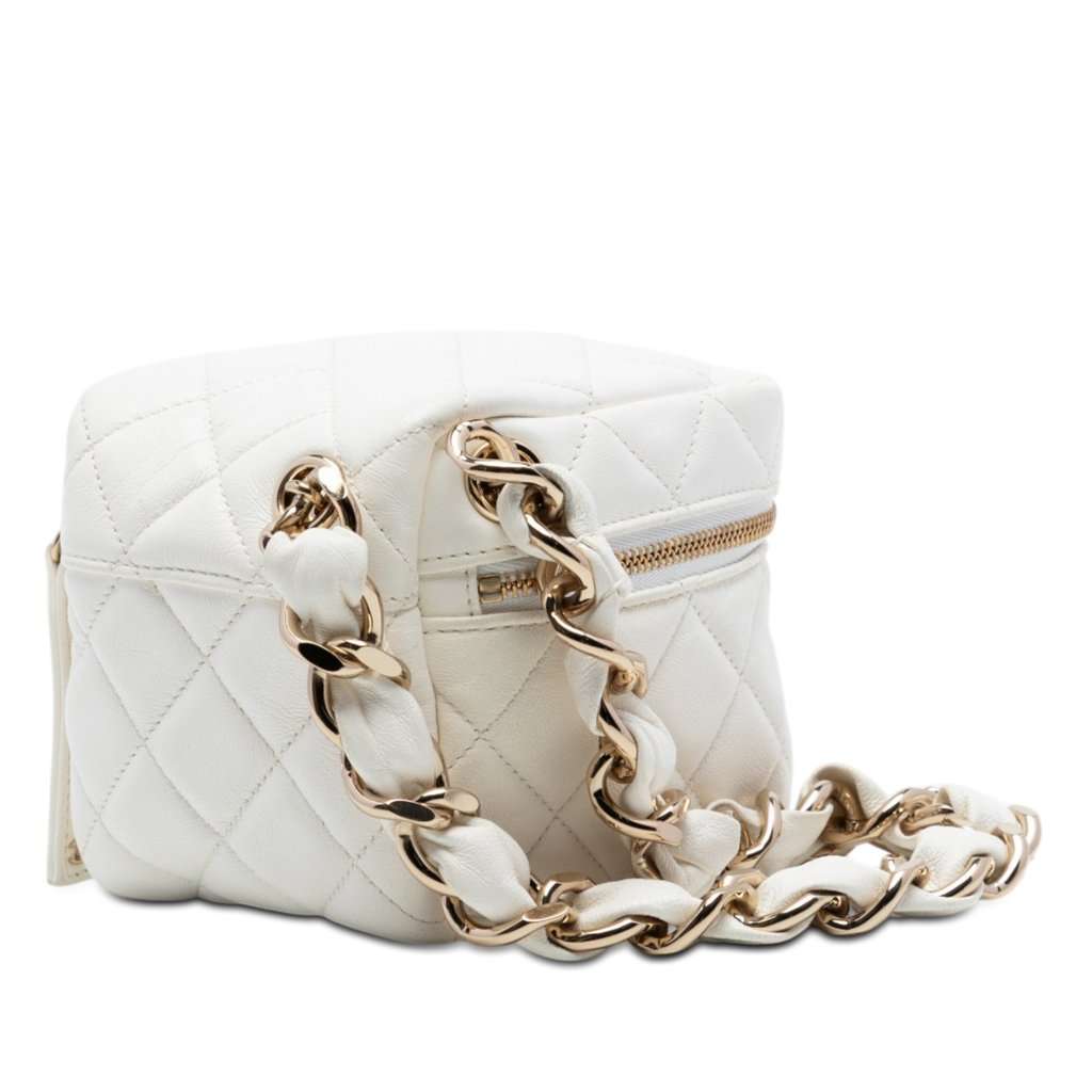 Chanel CC Quilted Lambskin Cube Zip Clutch with Chain White Leather Very good condition - Back View
