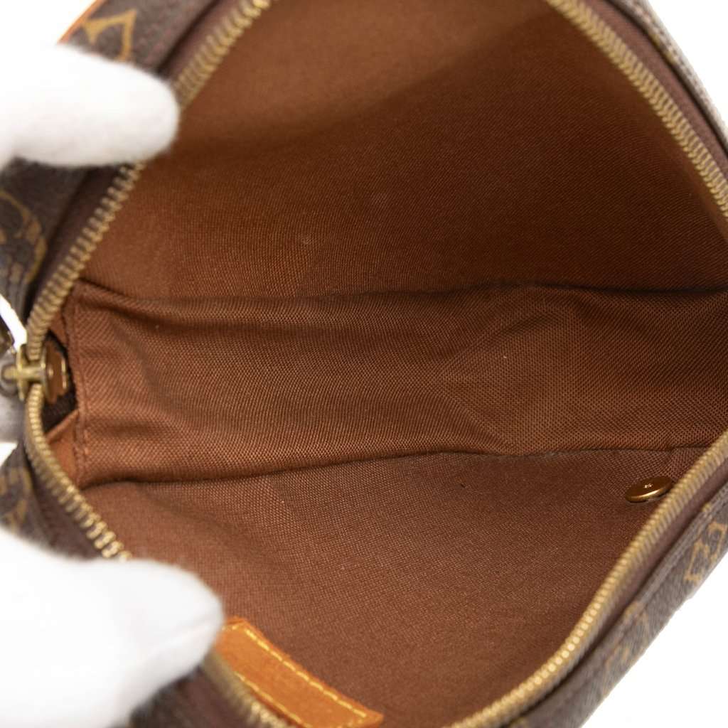 Louis Vuitton Monogram Pochette Gange Brown Very good - Model View
