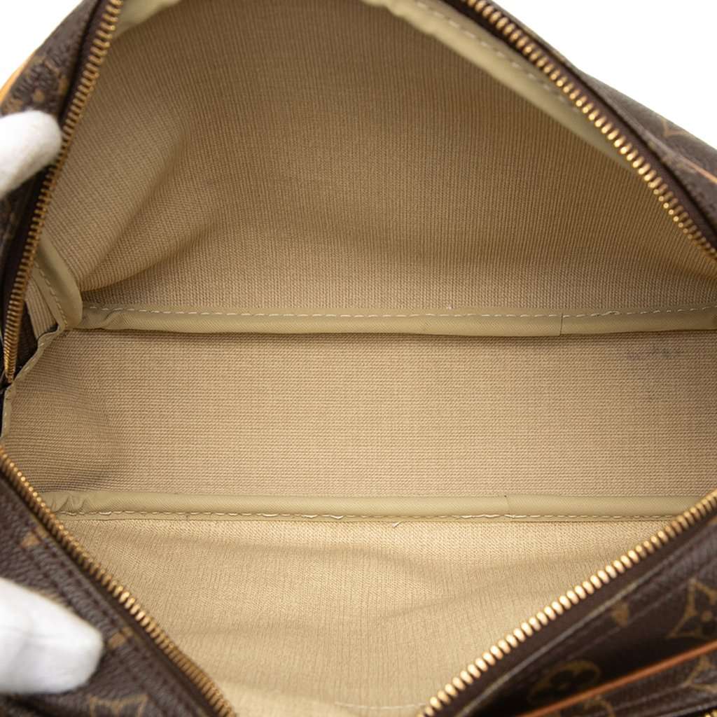 Louis Vuitton Monogram Reporter PM Brown Very good condition - Model View
