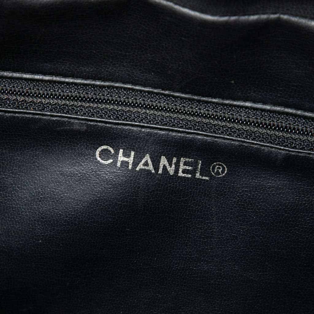 Chanel Quilted Lambskin Cosmetic Pouch Black Leather Very good - Box View