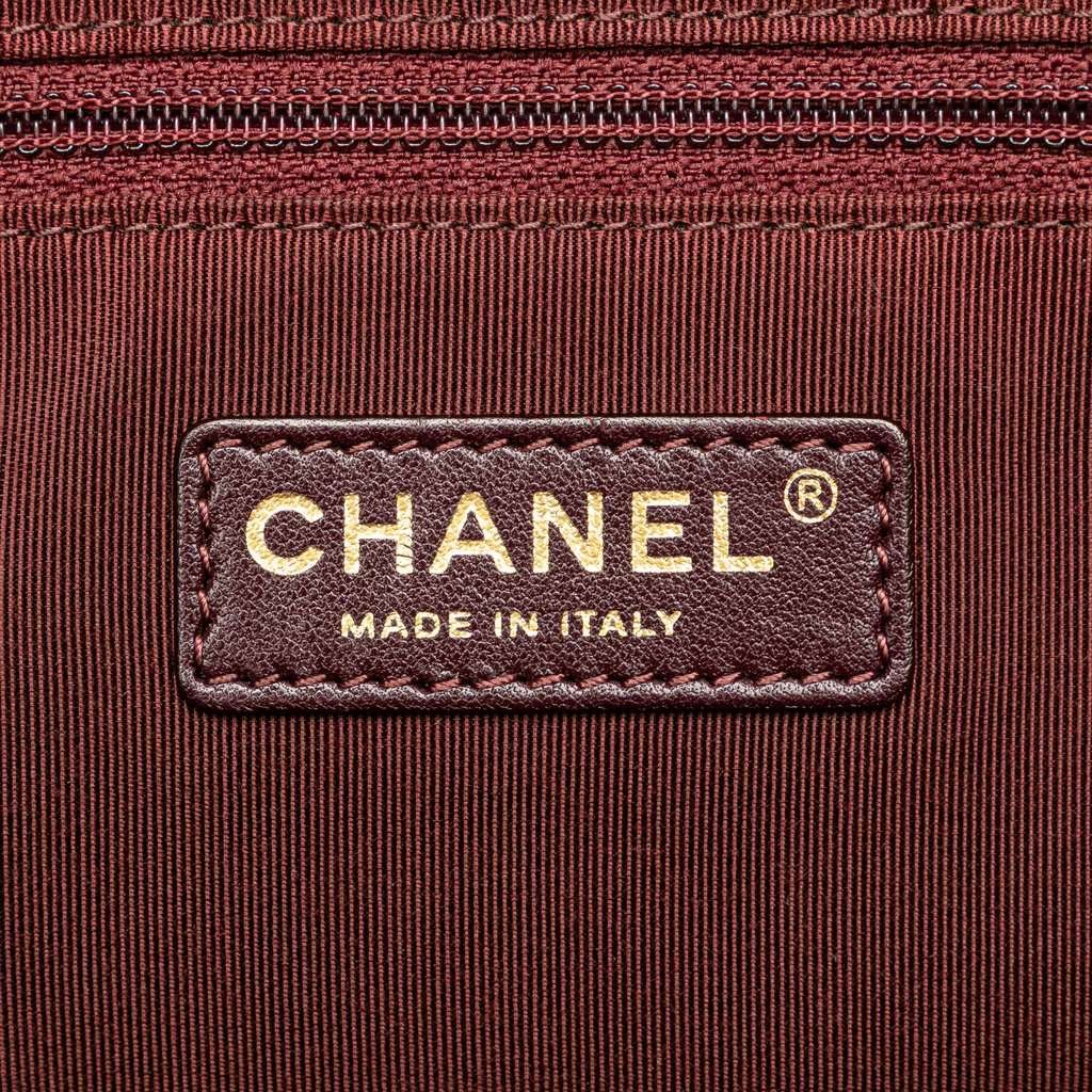 Chanel CC Chevron Lambskin Camera Shoulder Bag Gold Leather Very good condition - Box View